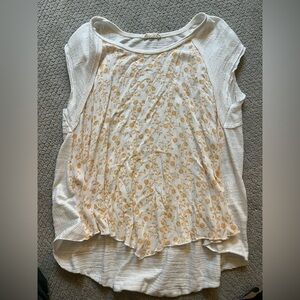Altar'd State White and Gold Floral Short Sleeve Top
